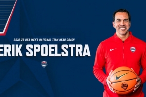 斯波成为美国男篮新帅后，首要任务是扭转球队在世界杯上的不利局面。