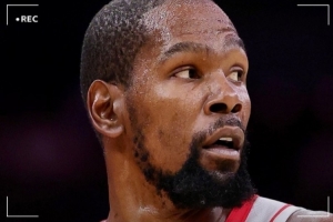 KD从未夺得过“真正”的冠军，其总薪资却位列历史第一？而老詹的总薪资则位居历史第二。