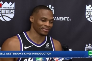 威少表示，休赛期他专注于享受家庭时光，并且在这支球队中结交了许多朋友。