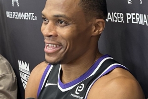 威少：球迷的支持是我热爱篮球并坚持比赛的动力之一，对此我深表感激！