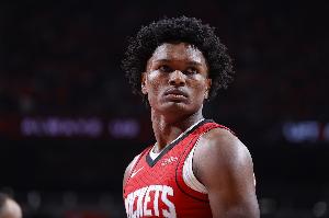 范乔丹重伤后火箭何去何从？马龙给出明确答案：阿门-汤普森将扛起大旗。