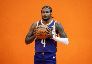 太阳主帅谈杰伦-格林每日检查情况：软组织伤势的恢复进程难以精准判断。