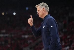 科尔表示，阵容部署将以球员组合的化学反应为考量依据，或将实施11人轮换制。