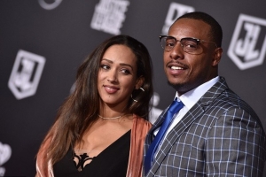 现女友和前任藕断丝连咋办？皮尔斯：有孩子吗？没孩子联系什么