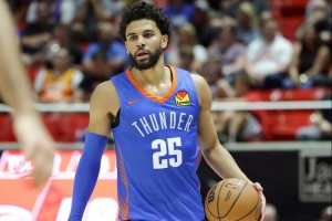 亚历山大：阿杰伊-米切尔懂怎么打球侵略性很强 不回避关键时刻