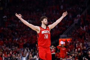 媒体人：申京这么打下去要MVP啊 火箭可以冲击任何争冠对手