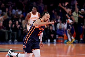 媒体人：西部有四五支球队有总冠军实力 东部就尼克斯有点机会