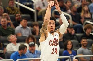 铁林：部分球员假摔骗犯规成常态，裁判判罚精准，但球员的“表演”功力更深。