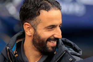 曼晚报道称，曼联的当前状况尚可，因此已不再迫切期待冬窗开启；同时，俱乐部可以考虑将莱昂租借出去。