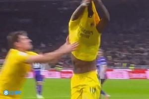 米兰名宿赞扬加比亚阻止莱奥脱衣庆祝，称此举展现了领袖与队长的担当。