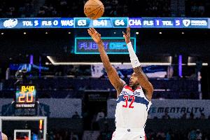 米德尔顿谈及球迷身着其雄鹿22号球衣时称，感激之情难以言表。