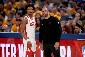 阿门：与乌度卡相处越多 你会发现他其实人很好 也爱开些玩笑