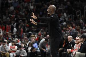 拓记谈比卢普斯被捕：在本应进步的赛季中却面临可能倒退的情况