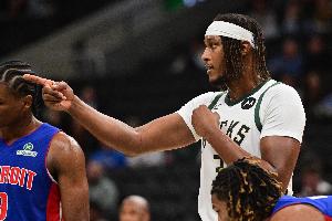 知名记者透露，特纳今夏自认为年薪应值2500万美元以上，而步行队给出的报价未超过2200万美元。