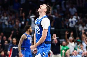 弗拉格谈开季两连败：对自己表现不满且略感恼火，渴望赢球。