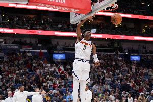 掘金主帅称赞沃特森：今夜活力十足，掩护与冲击篮筐表现出色。