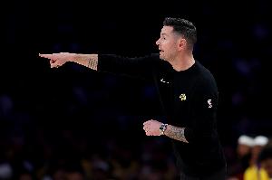 雷迪克演讲：全力拼搏的状态就是标杆，我虽未上场但深切感受到了。