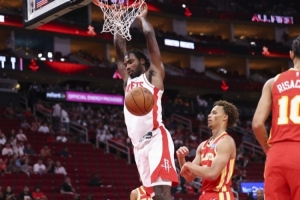 火箭队为伊森报价1亿美元未获接受，而戴森-丹尼尔斯的合同同为1亿。