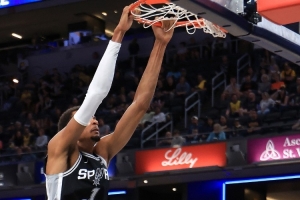 知名记者：文班亚马堪称外星人，过去20年NBA从未出现此类球员。