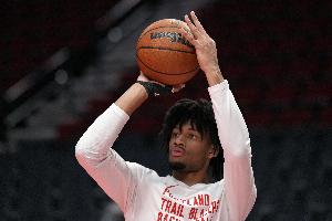 斯普利特：我们有信心提升末节投篮，当前表现远未达到应有水准。