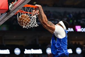 浓眉：我们持续提升中，明日战雷霆需继续做出合理进攻决策。