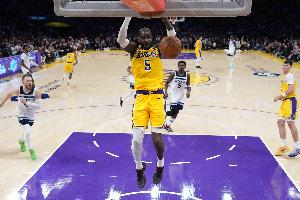 里夫斯：艾顿今晚的表现如同猛兽一般 而这正是我们每晚所需要的