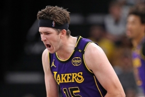 范德比尔特谈里夫斯：他将直面任何挑战，两场合计狂砍90余分堪称疯狂。