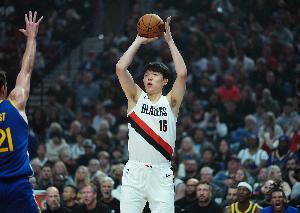 罗威下放发展联盟调整状态，距离复出更近一步，此举对杨瀚森而言或许是更优选择。