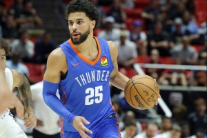 阿杰伊-米切尔：关键战需沉着冷静，以理智做出场上正确决策。