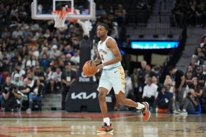 贝尔：火箭亟需福克斯型控卫，然此交易难成