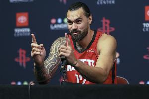 博伊尔斯：亚当斯的力量简直离谱，我赛后还得再问问他是怎么练出来的。