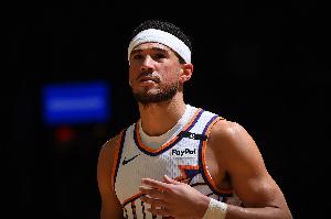 布克坦言绝杀三分不后悔，称经历即是成长。