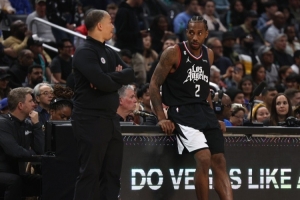 莱昂纳德：我们在第四节曾领先10分却被对手追平，如何保持住领先优势是我们接下来需要重点改进的环节。