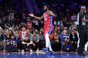 恩比德坦言未达昔日巅峰，虽败犹喜并称球队从中成长。