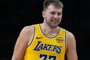 东契奇：我和里夫斯一般发挥都很好，但今天没有，好在全队都挺身而出。