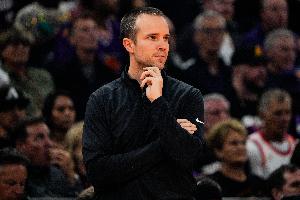 太阳主帅坦言，限制文班亚马绝非易事，并称这是球队本赛季至今最出色的防守表现。