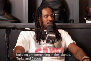 阿里扎：我在某群岛上建了些东西。主持人：你建的是妓院吗？