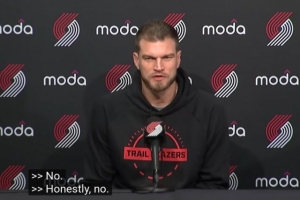 队内伤员众多会改变打法吗？斯普利特：不会，要继续这样打下去。