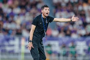 媒体人评国足选帅：最终候选仅剩邵佳一李国旭，全球选帅岂非儿戏？