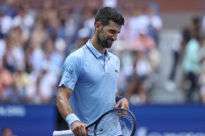 德约表示不清楚意大利网球协会的消息来源，他将在本周比赛结束后才决定是否参加总决赛。