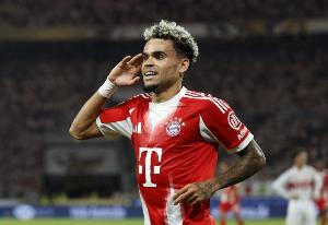 卡塔尔入主巴黎后，迪亚斯成为第5位在欧冠对阵巴黎时上演双响的球员。