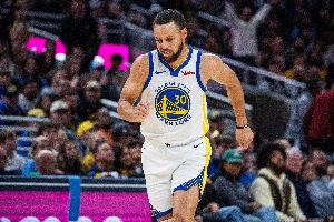 库里坦言下半场体力透尽，直言尽力非为失球找借口。