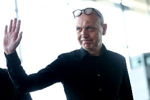 德国足协官方宣布，诺伊恩多夫成功连任足协主席，其任期将持续至2029年。