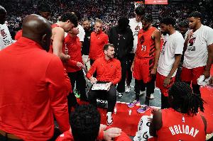 队记：杨瀚森需适应NBA及开拓者，揠苗助长不利于其成长