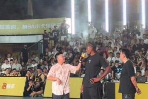 赛场1打5！莱昂纳德中国行学习咏春拳 打完之后说：我要打十个