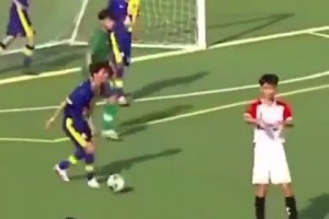 吃饭别看！3个庆祝动作，但是0进球。。。