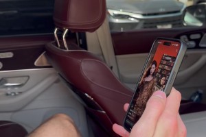 原来你也爱看？？？切特偷看网红美女方圆热舞视频被抓包