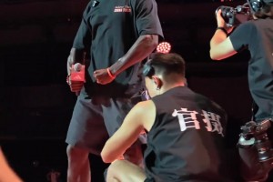 原来隔扣完是这样叫的？华子中国行怒吼，叫声巨搞球迷都乐了