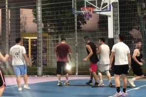 得劲啊！这野球场强度不亚于10年的NBA总决赛