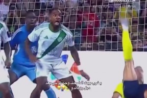 40岁的C罗倒钩射门时，伊万·托尼当时就吓坏了